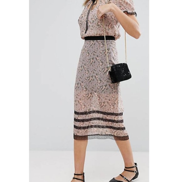 Fashion Union Dresses & Skirts - NWOT • Pink Floral Skirt